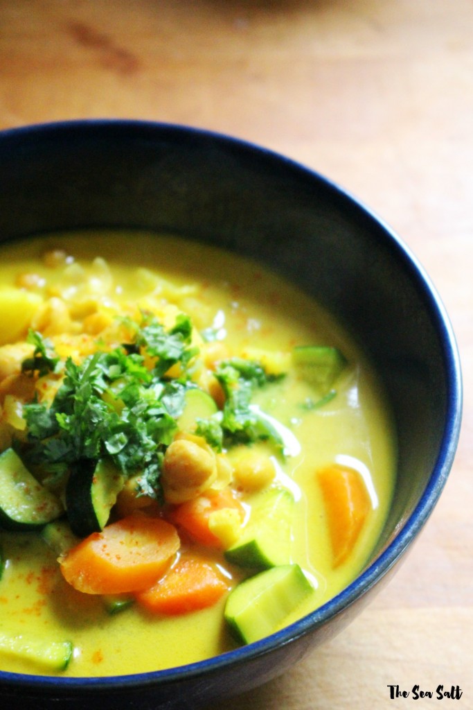 Vegetable and Chickpea Curry Soup
